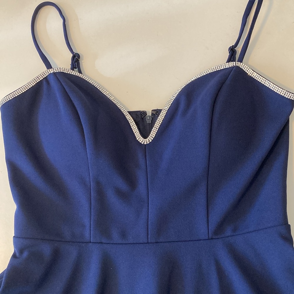 NWOT City Vibe Rhinestone Trim Plunge Fit-And-Flare Mini Dress Juniors Navy - Picture 2 of 5
